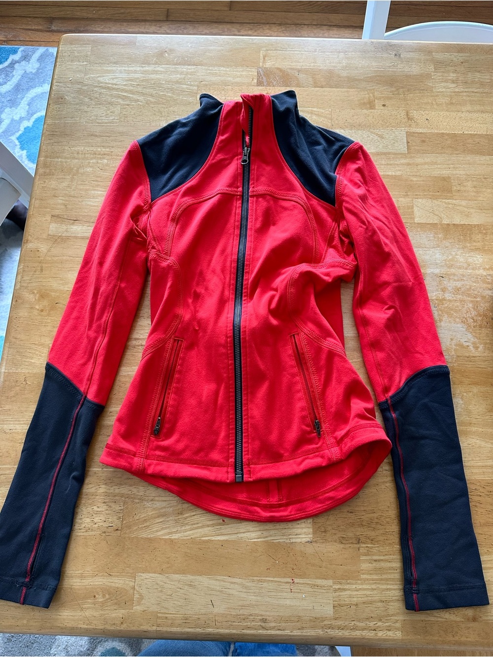 Lululemon jacket size 2